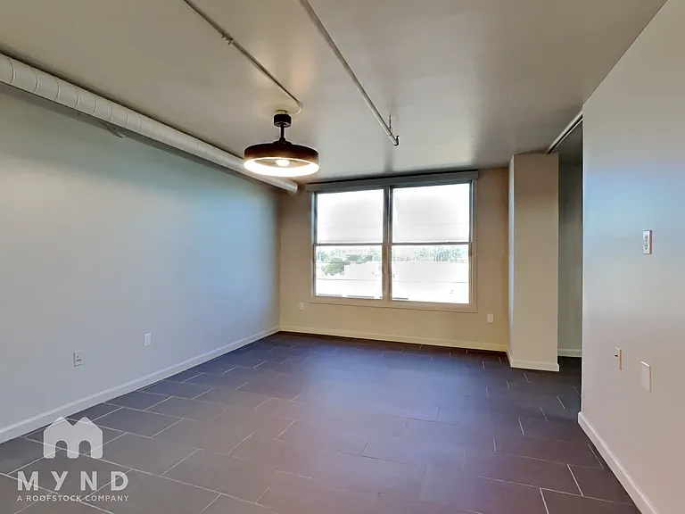 535 W Thomas Rd #405 — Photo 3