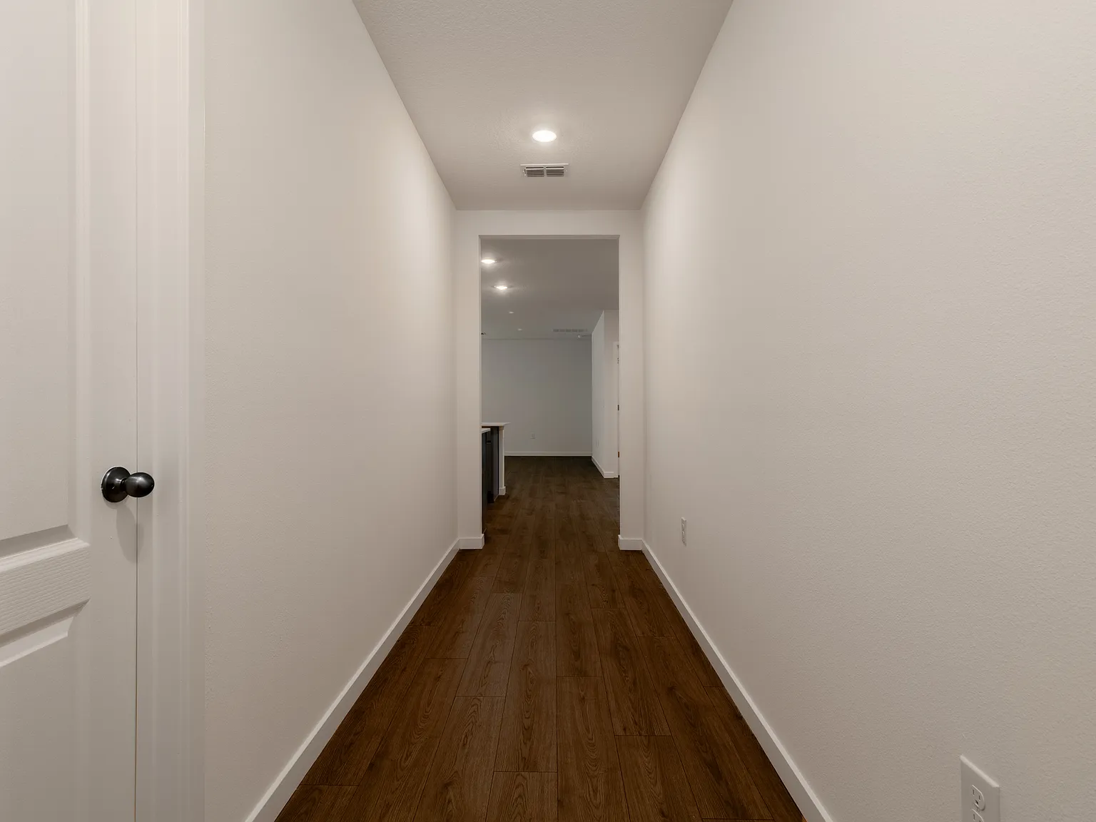 3 bed, 1802 sqft, $2,100 — Photo 3