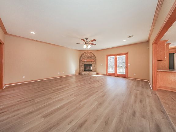 3rd image of 2648 Greystone Ln