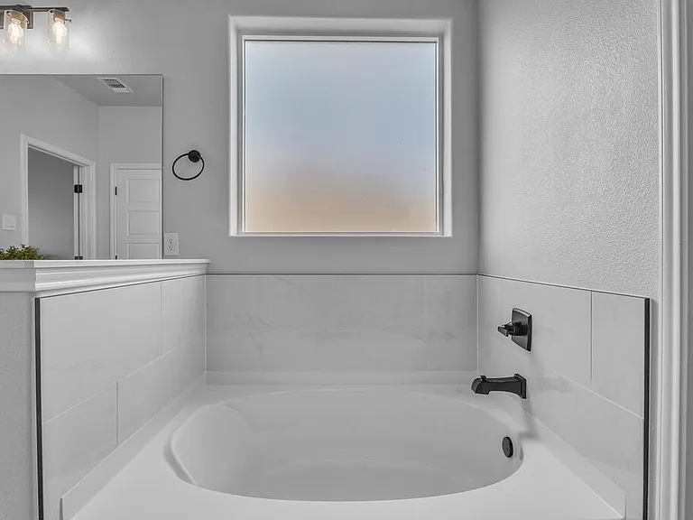 2726 Shirley Dr — Photo 19