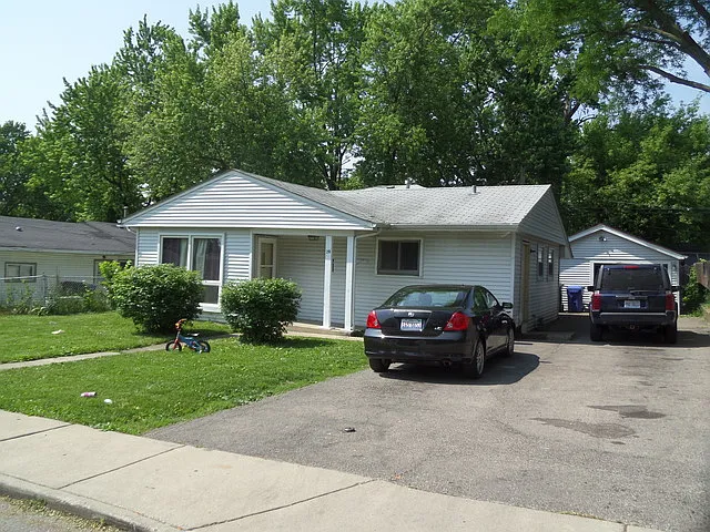 20 Sycamore Ave photo 1