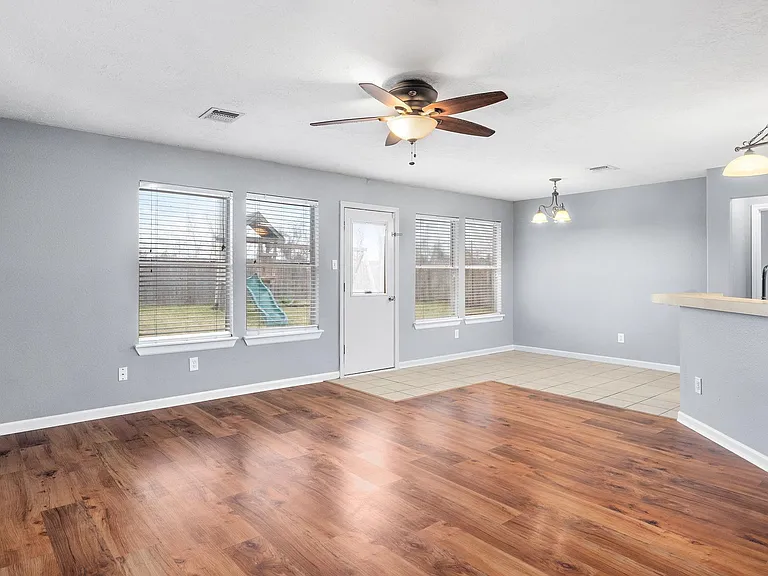 139 Horn Ct — Photo 3