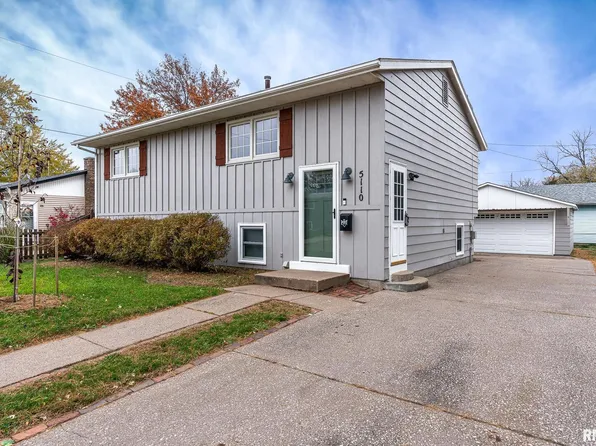 5110 48th St #A, Moline, IL 61265