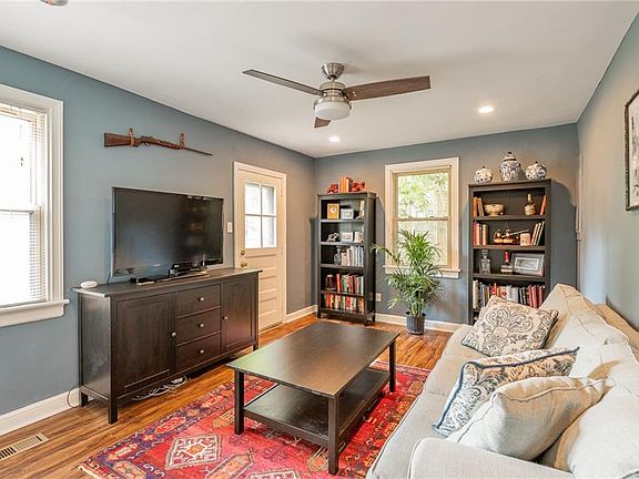 3rd image of 1407 Skipwith Rd