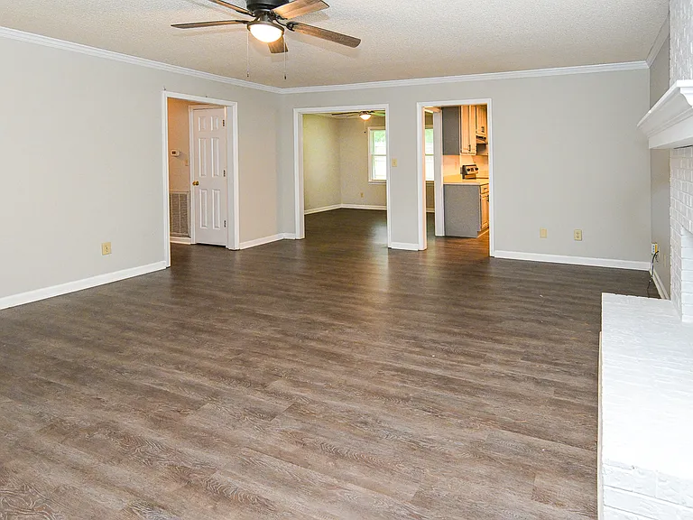 157 Greenwood Dr — Photo 5