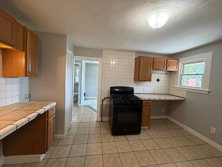 106 Rockwell Ave #2 — Photo 2