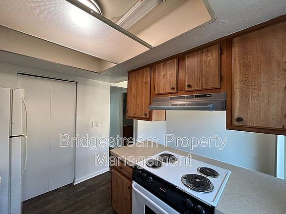 3rd image of 957 Taylorsview Dr