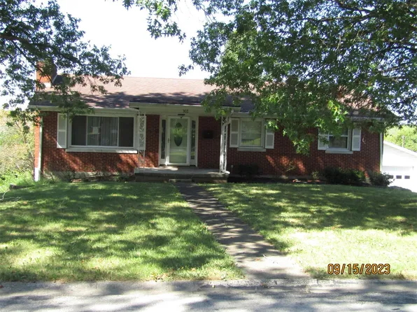 302 Springhill Dr, Paris, KY 40361