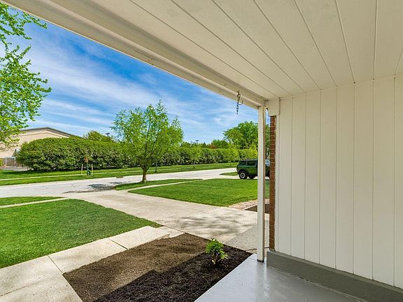3rd image of 67 Fairdale Ave