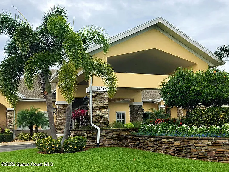 1610 Lago Mar Dr — Photo 21