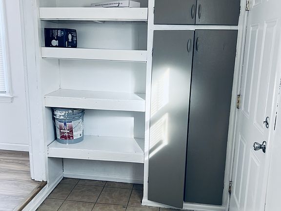 4th image of 2812 Rice Ave