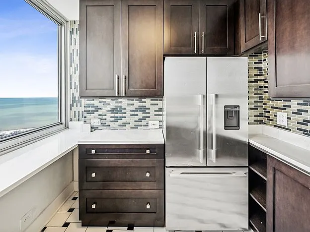 5601 N Sheridan Rd #21E — Photo 9