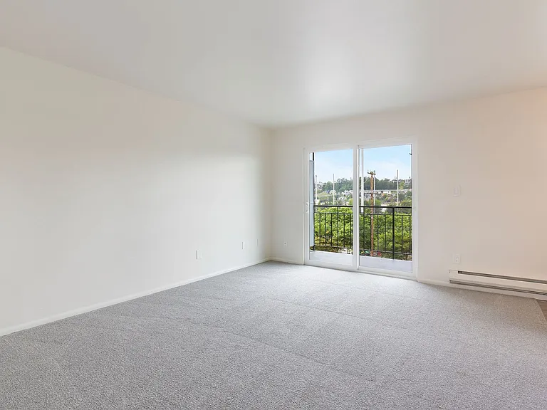 Barrett Apartments — Photo 24