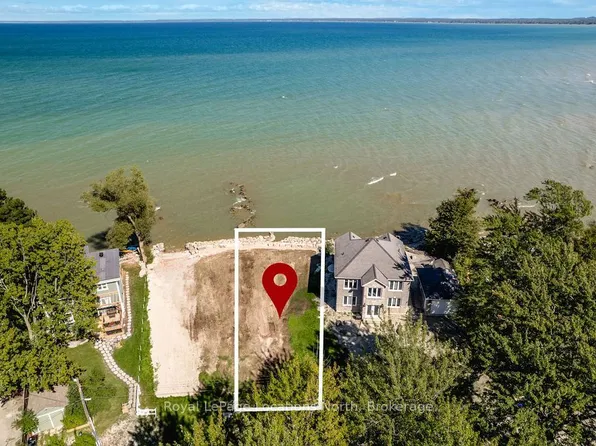 22 William Ave, Wasaga Beach, ON L9Z 2X3