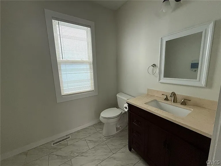 610 N McBride St — Photo 9