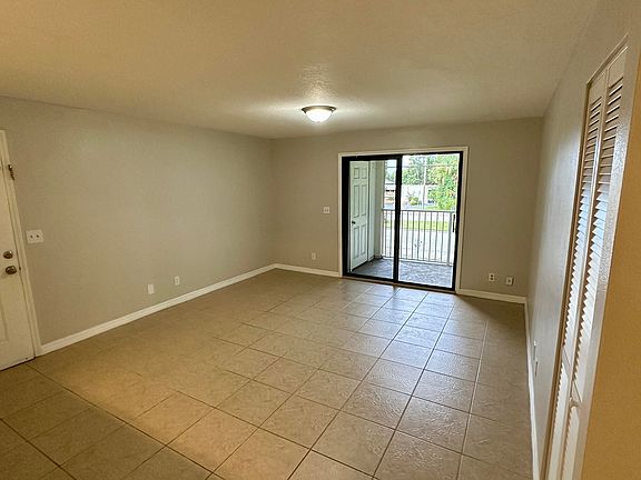 3rd image of 3107 Oak Trail Run Unit 31-7