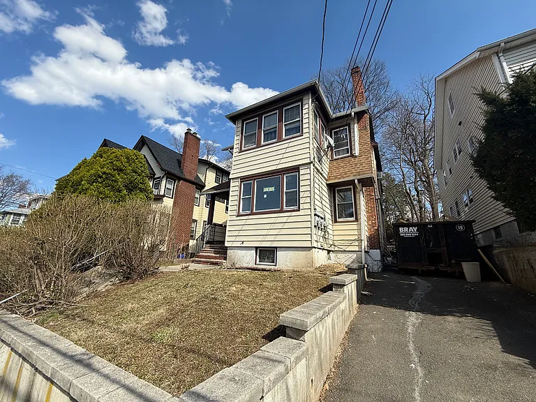 27 Berkeley Pl #1 — Photo 15