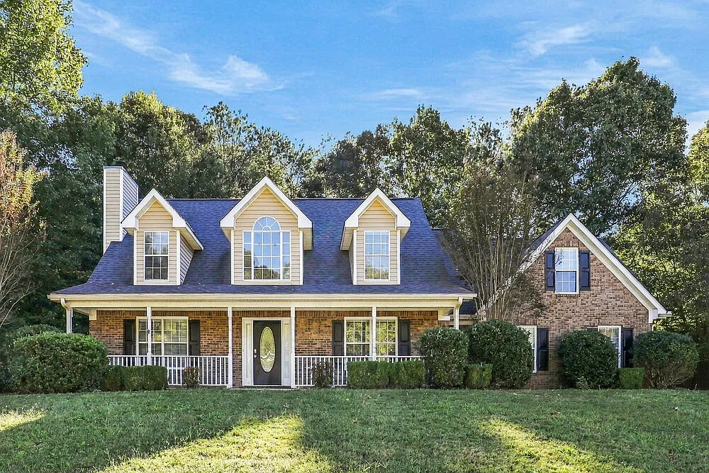 3 bed, 2.5 bath, 2277 sqft, $2,420 — Photo 1