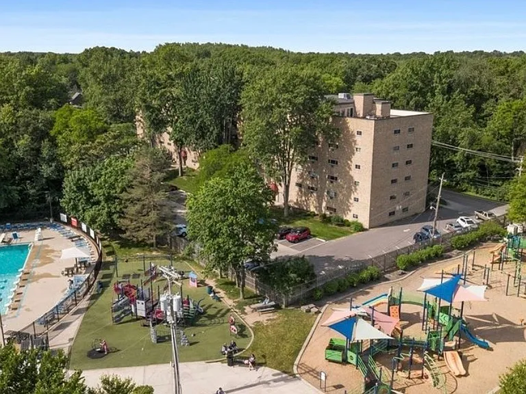 101 S Rocky River Dr #405 — Photo 12