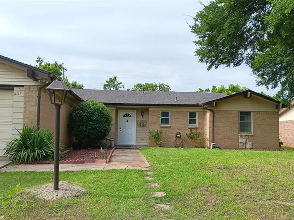 2111 Ruth St, Arlington, TX 76010