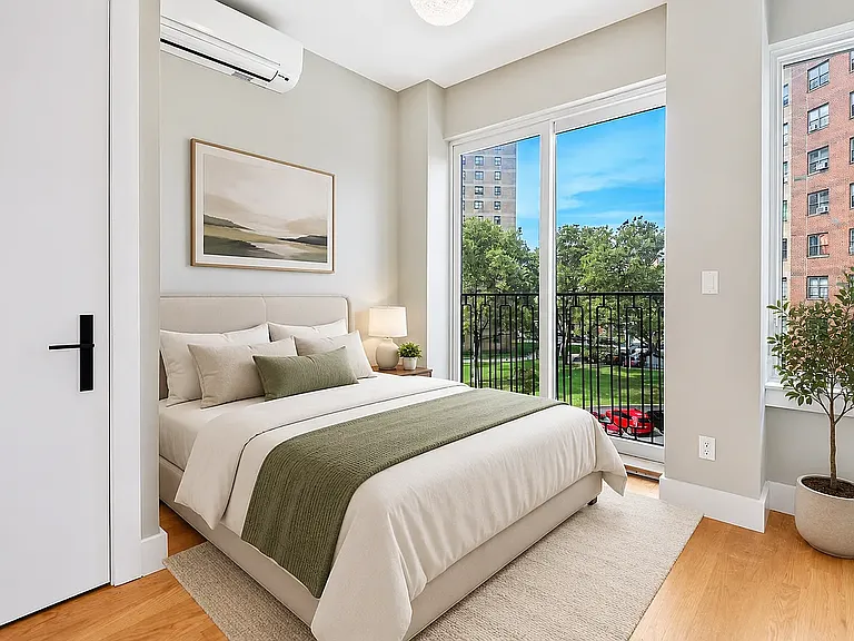 924 De Kalb Ave #401M — Photo 4