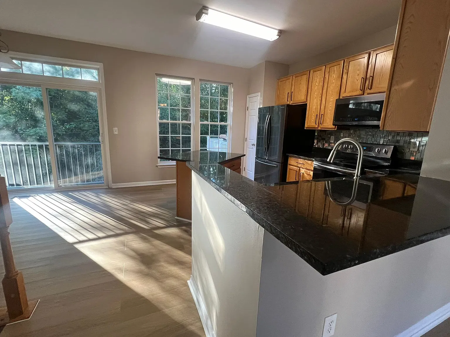 3 bed, 2.5 bath, 2020 sqft, $2,695 — Photo 3