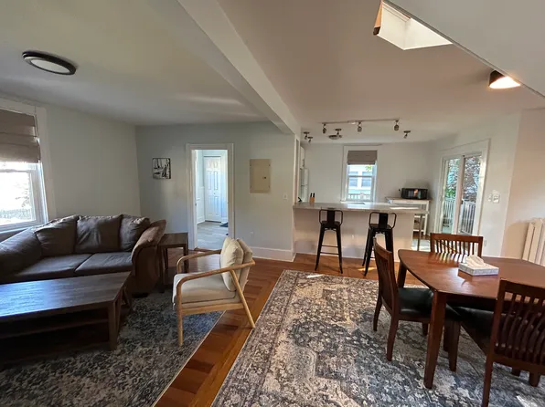 8 Friendship St #B, Newport, RI 02840