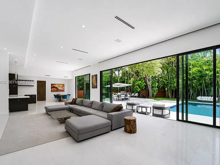 56 Samana Dr — Photo 7