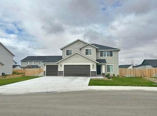 1635 SW Accipiter Pl, Mountain Home, ID 83647