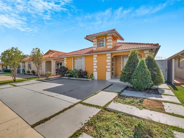 9982 NW 127th St, Hialeah Gardens, FL 33018