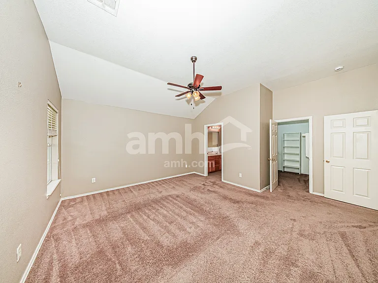 316 SW 40th St — Photo 7