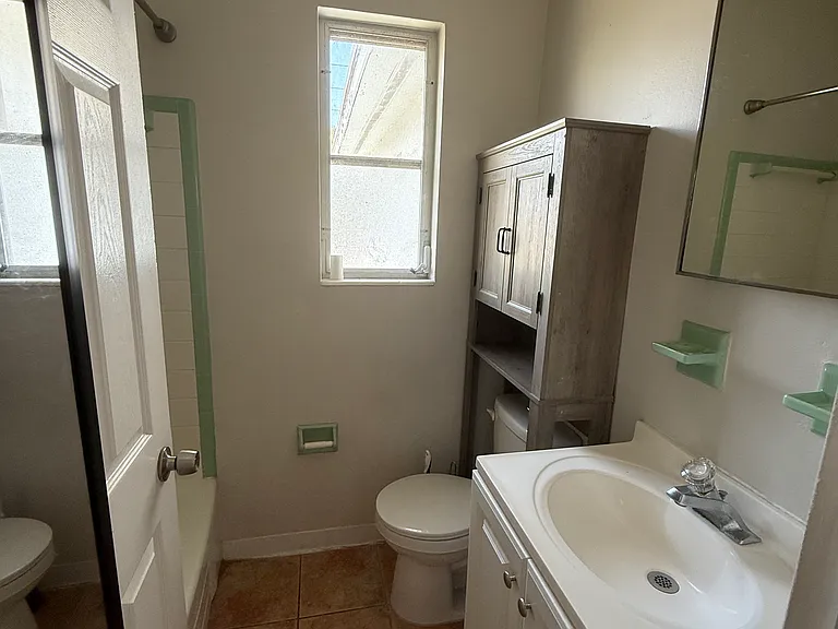 698 Union St #6 — Photo 7