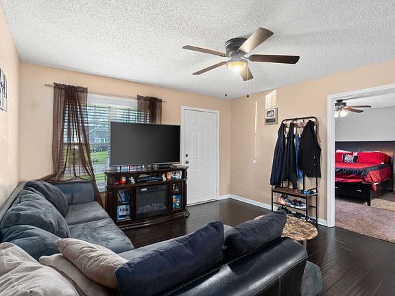 4th image of 3229 S Senseney Cir