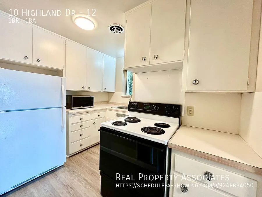 Beautiful One Bedroom on Highland Drive **In Unit W/D AND 2 Parking Spots** — Photo 4