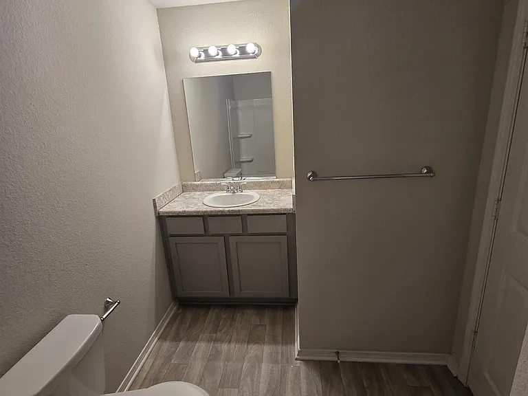 31 Winter Valley Cv — Photo 16