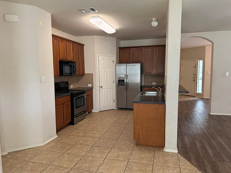 1514 Kothman Dr — Photo 9
