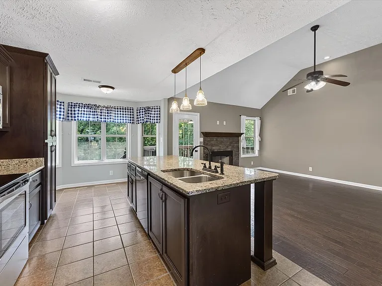 2973 McManus Cir — Photo 15