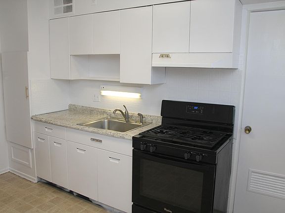 4th image of 1112 Indian Trails Dr APT D