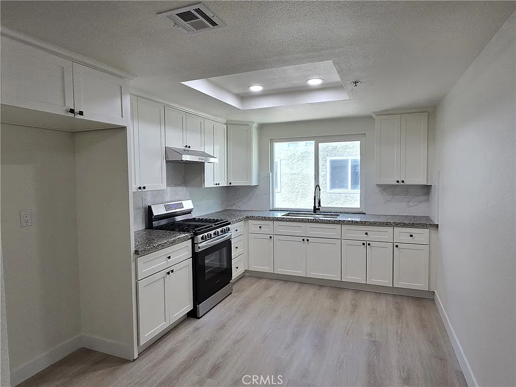 4 bed, 1667 sqft, $4,600 — Photo 4
