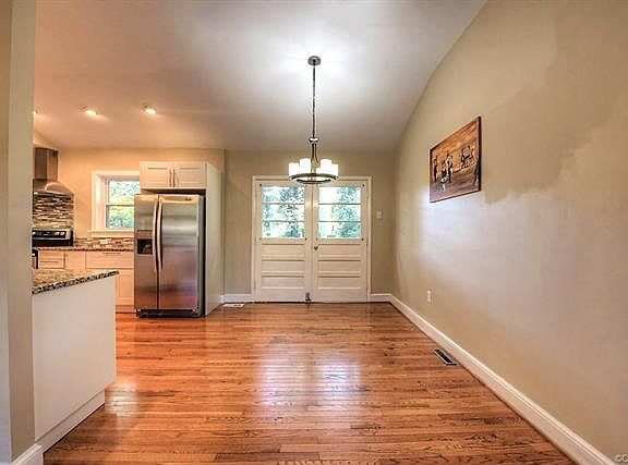 4th image of 1228 Southam Dr