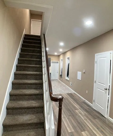 758 N Dekalb St — Photo 17