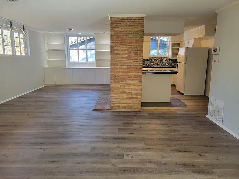 10208 Lake Gardens Dr — Photo 4