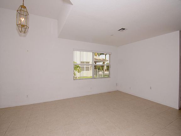 5th image of 5060 Topaz Ln SW