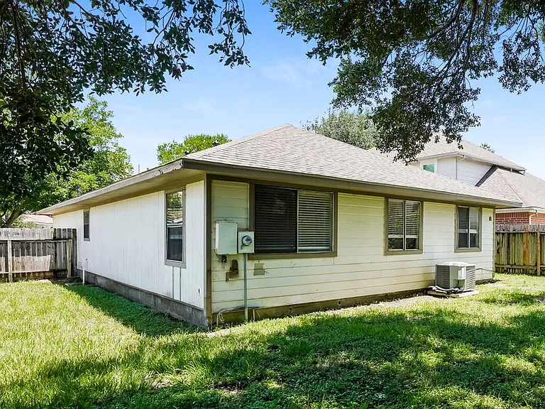 6395 Crossway Dr — Photo 16