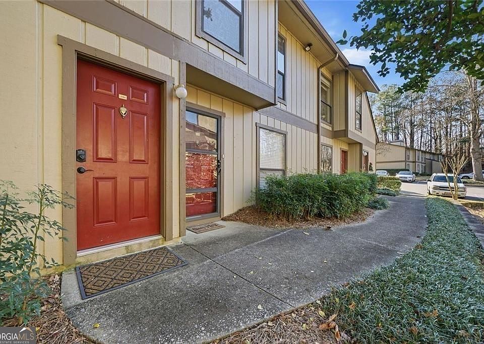 1st image of 1104 Woodcliff Dr