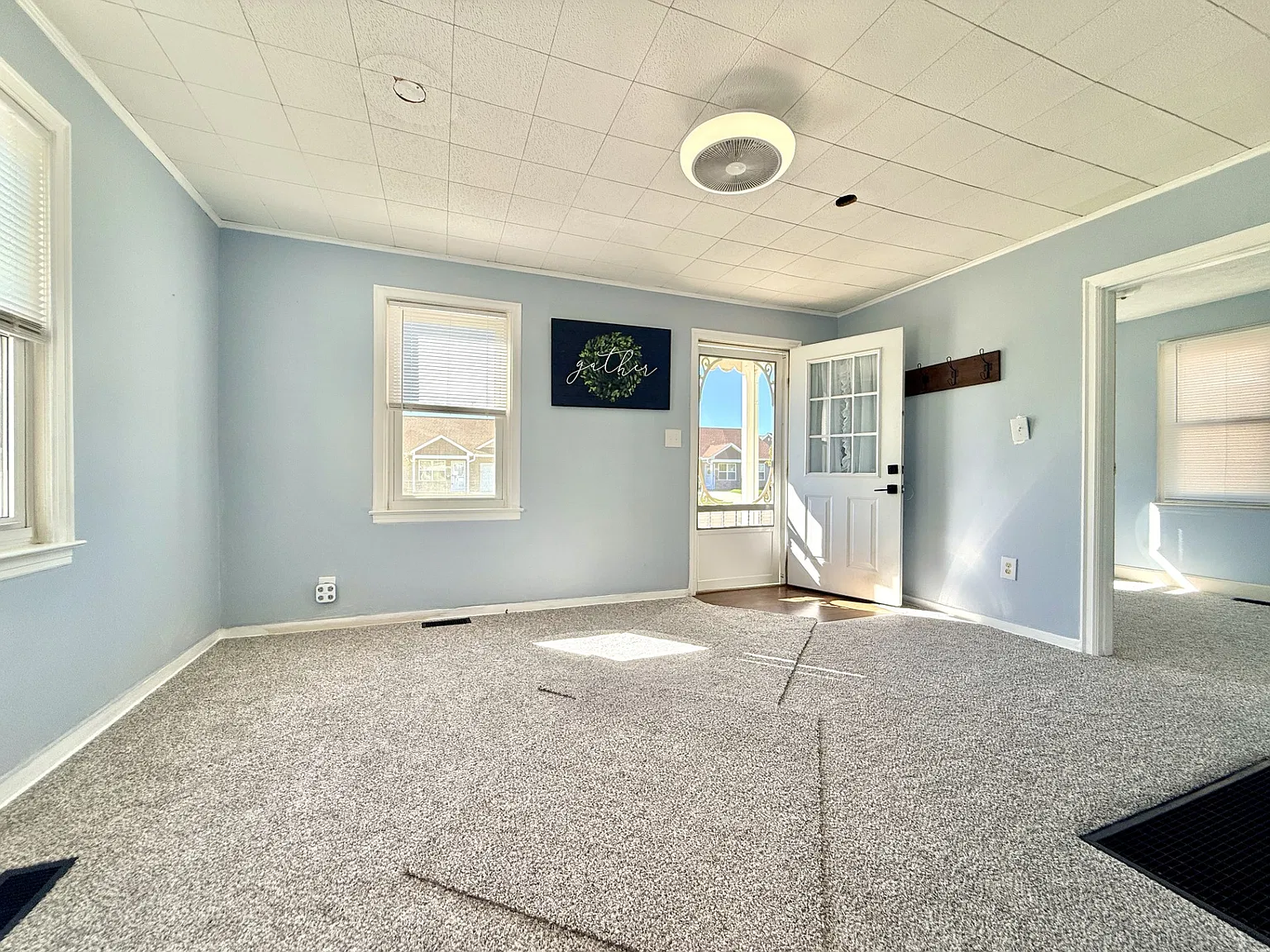 3 bed, 714 sqft, $1,575 — Photo 4