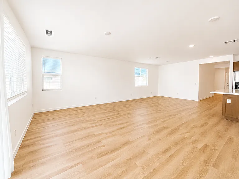 1460 Hummingbird Way — Photo 5