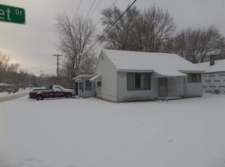 6525 Hatchery Rd, Waterford, MI 48327