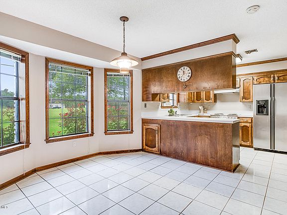 5th image of 113 Sheridan Dr