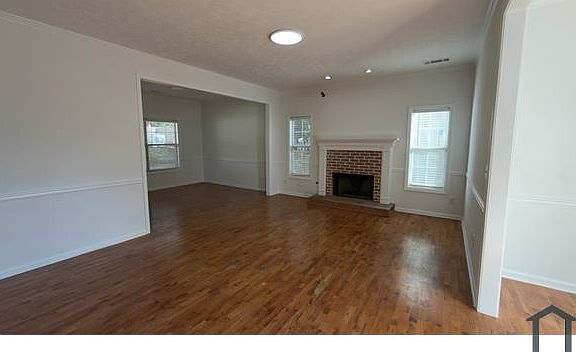 3rd image of 2140 Golden Valley Dr